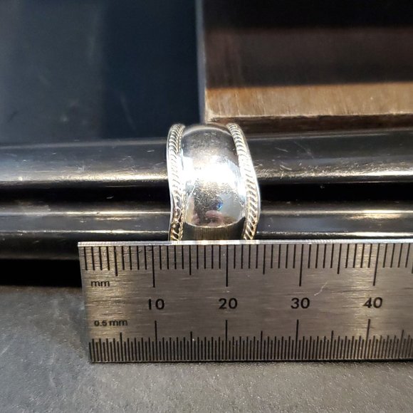 Size 9.75 925 Sterling Silver Cool Large Slight V Shape Ring - Picture 6 of 7